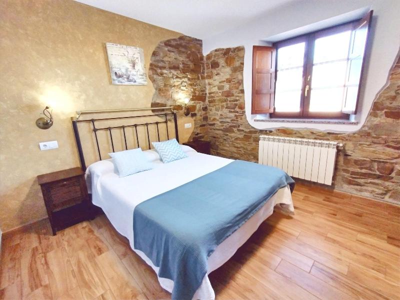 Apartamentos Navalin image