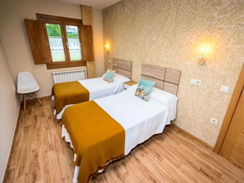 Apartamentos Navalin image