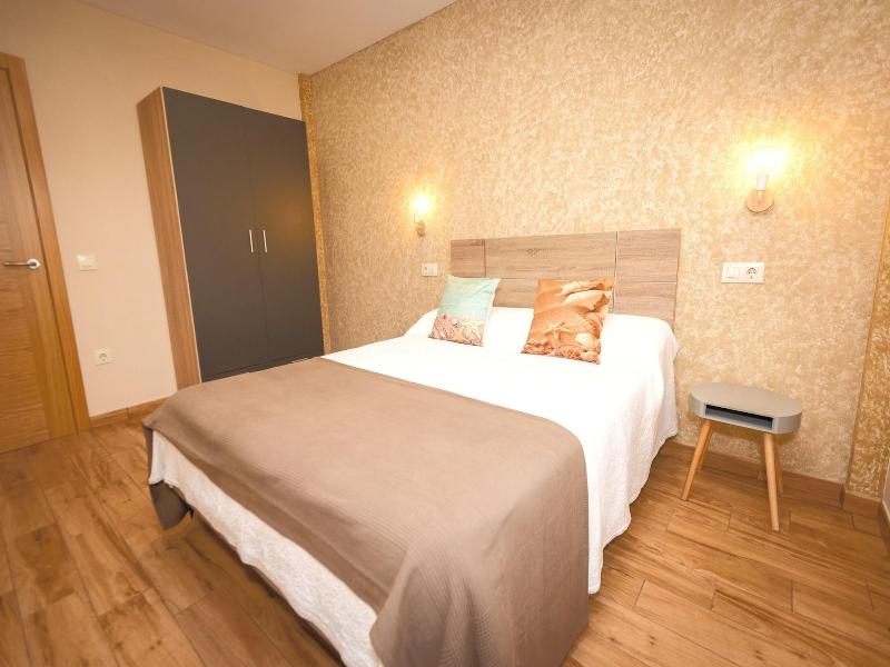 Apartamentos Navalin image