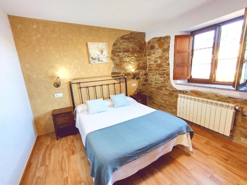Apartamentos Navalin image