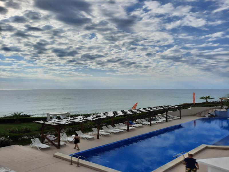 Byala Vista Cliff Apartments