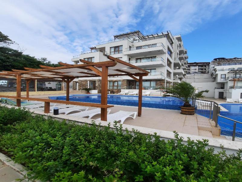 Byala Vista Cliff Apartments