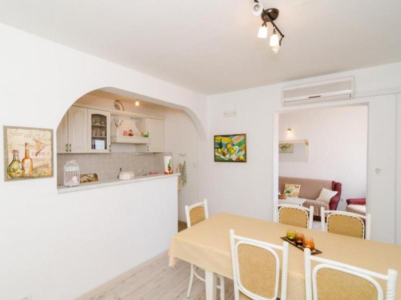 Ivo Guest House image
