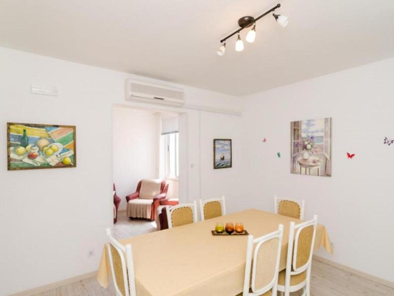 Ivo Guest House image
