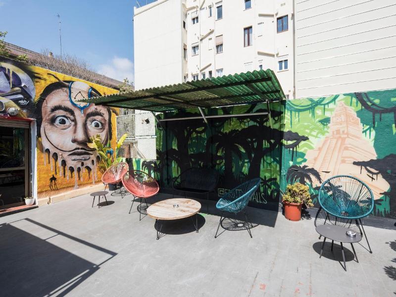 No Limit Hostel Graffiti image