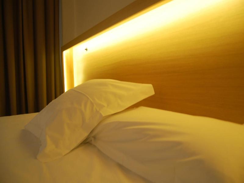 Hotel Araba image