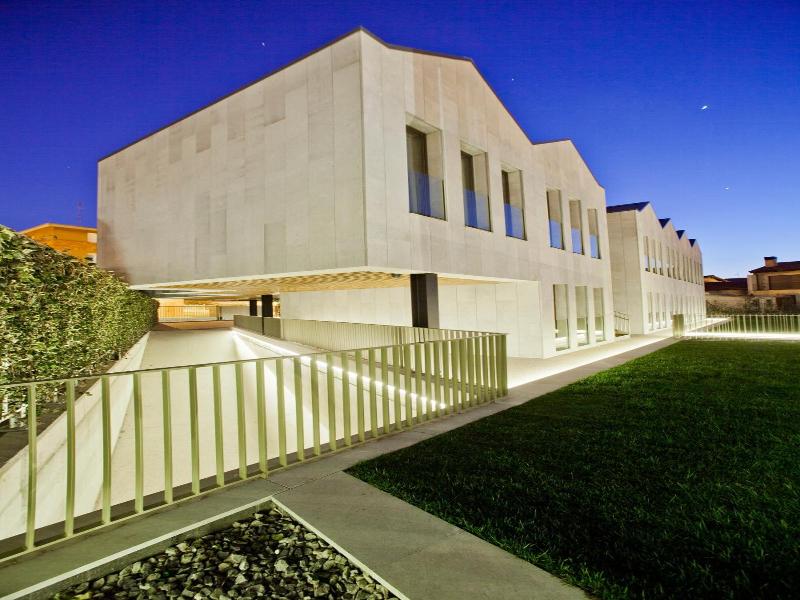 Hotel Araba image