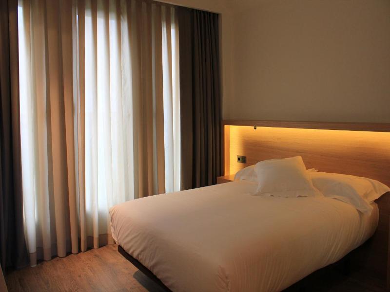 Hotel Araba image