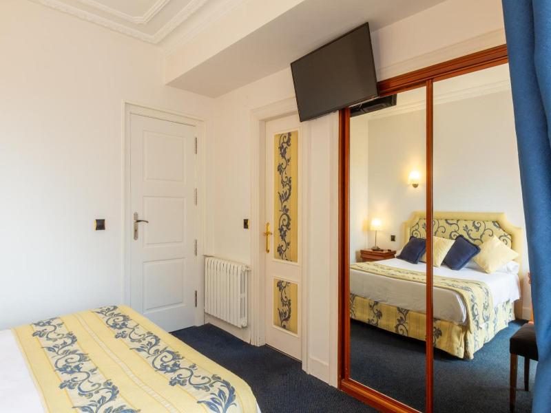 Hotel Marixa image