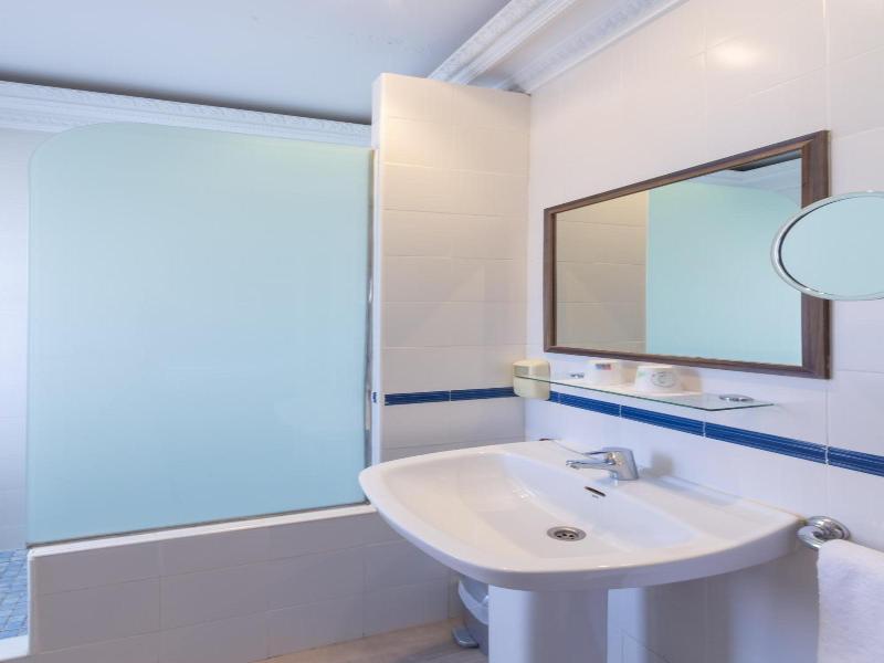 Hotel Marixa image