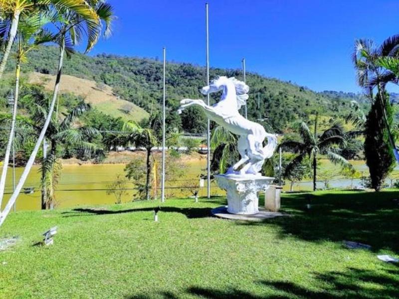 Flat Cavalinho Branco - Ap 516
