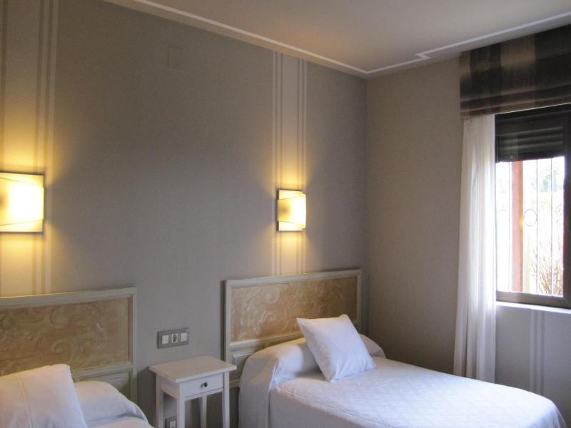 Hotel Migal image