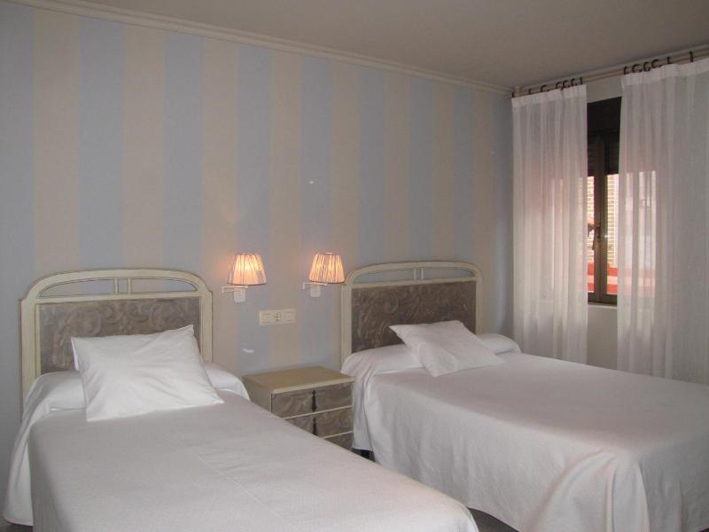 Hotel Migal image