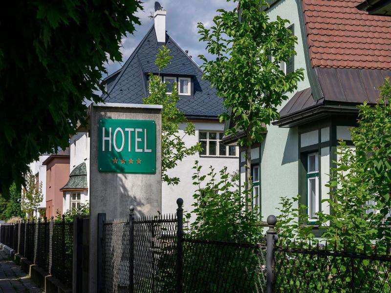 Hotel Zelená Marina image