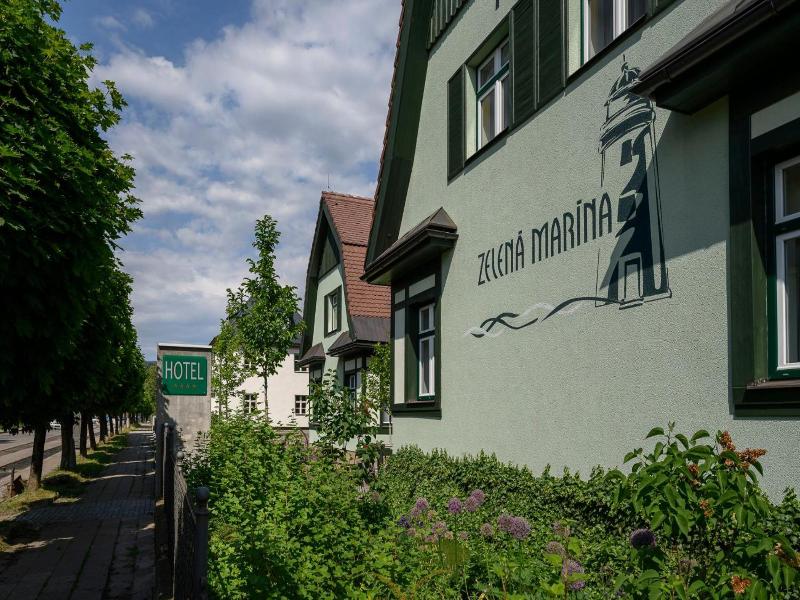 Hotel Zelená Marina image