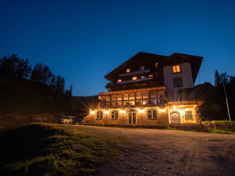 Hotel Alpen Arnika image