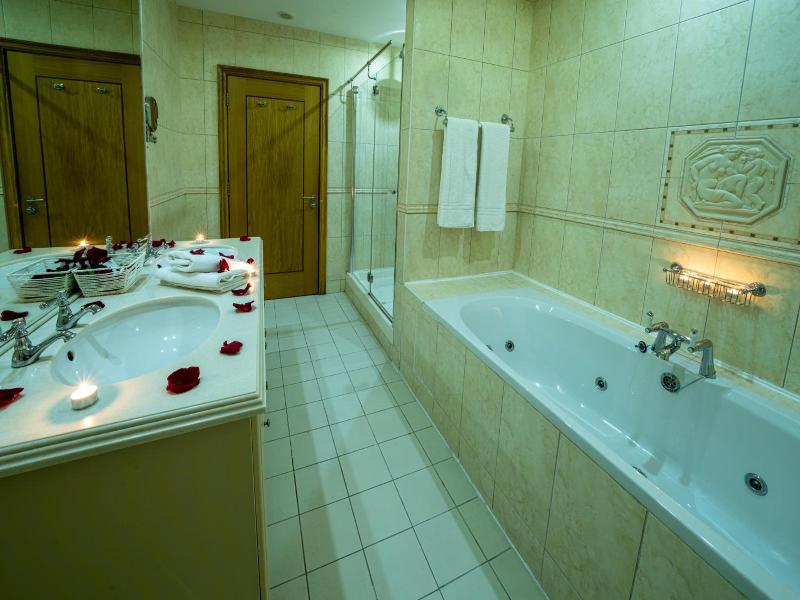 Kettles Country House Hotel image