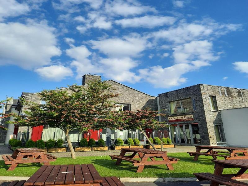 Kettles Country House Hotel image