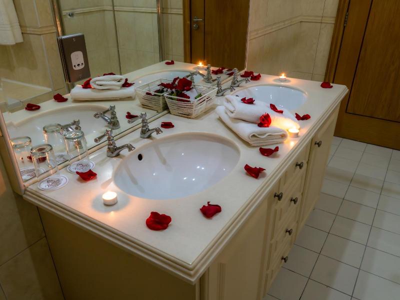 Kettles Country House Hotel image