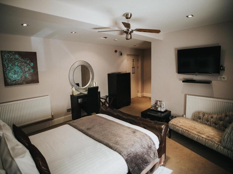 Hall Farm Hotel And Restaurant image