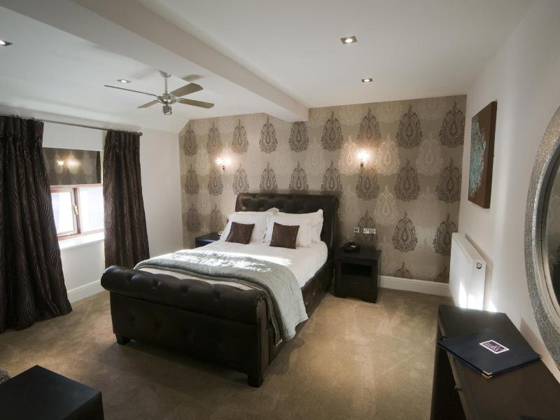 Hall Farm Hotel And Restaurant image