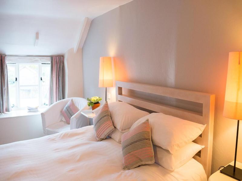 "the Rose & Crown, Snettisham" image