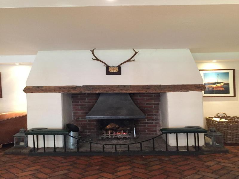 "the Rose & Crown, Snettisham" image