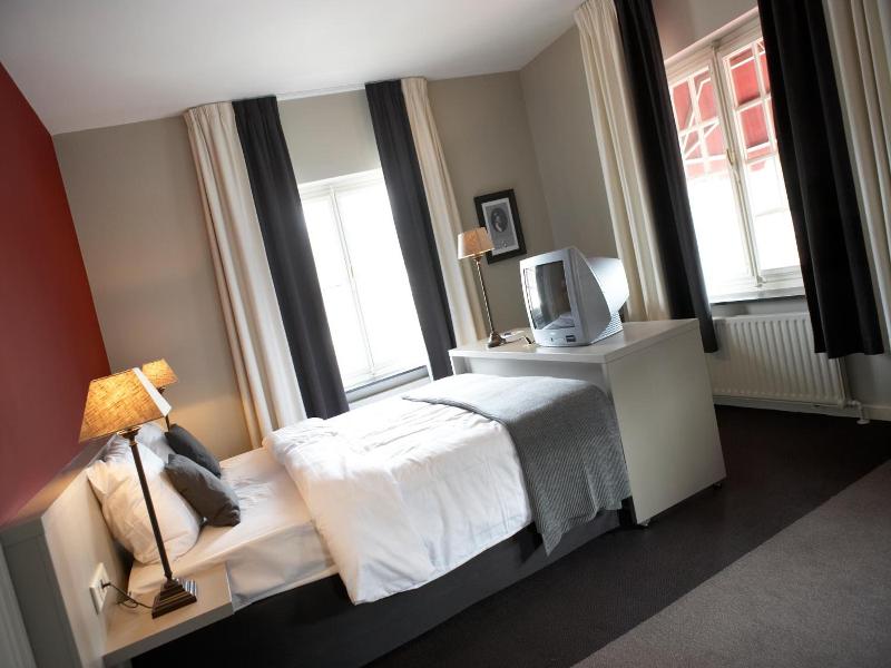 Hotel De Prins image