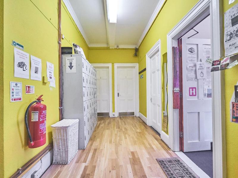 Hootananny Hostel image