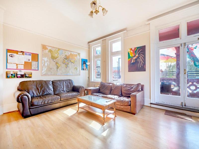 Hootananny Hostel image