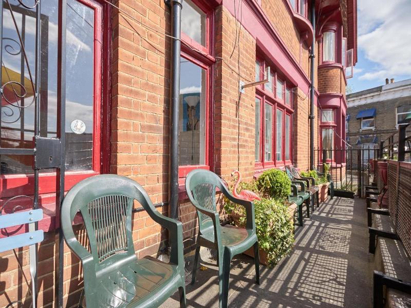 Hootananny Hostel image