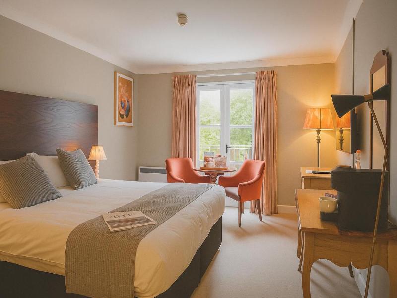 Dukes Head Hotel image