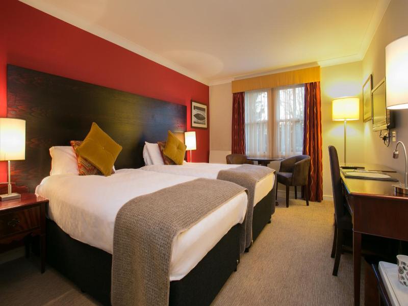 Dukes Head Hotel image