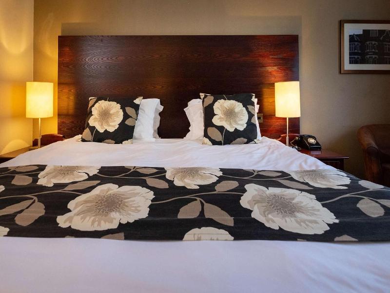 Dukes Head Hotel image