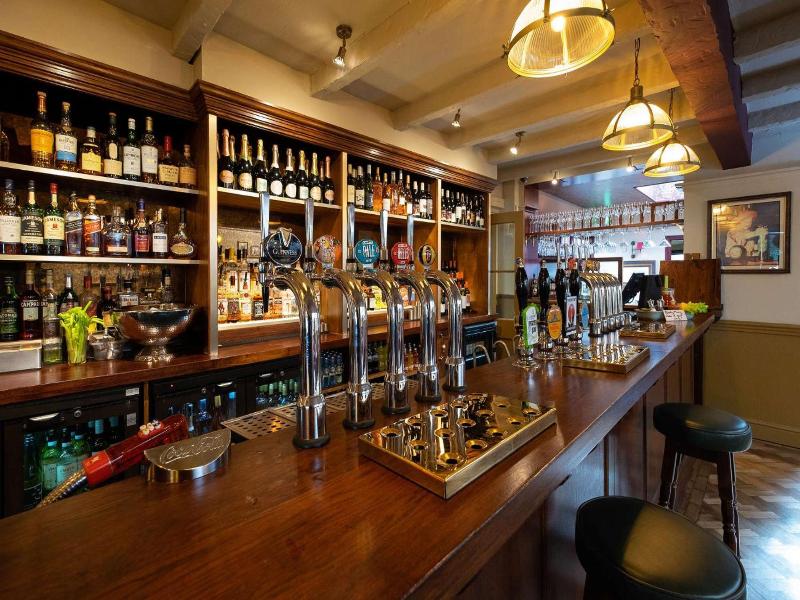 Dukes Head Hotel image