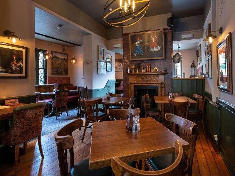 Dukes Head Hotel image