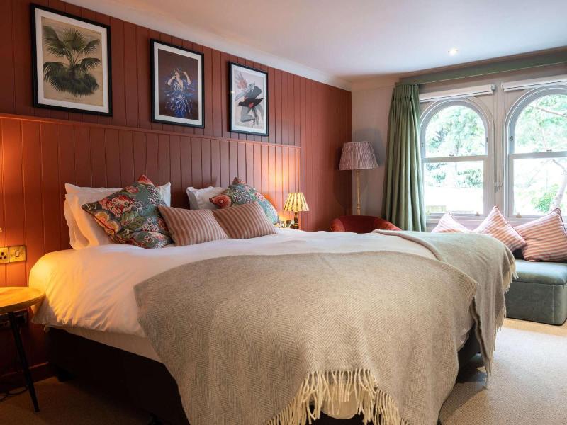 Dukes Head Hotel image