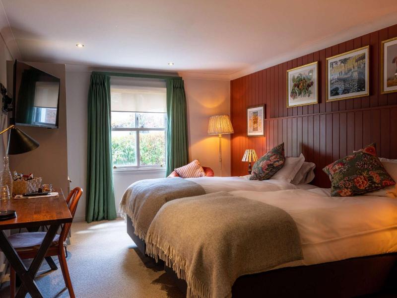 Dukes Head Hotel image