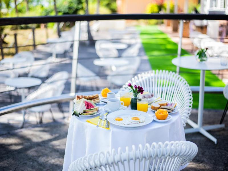 Hotel Des Roches image