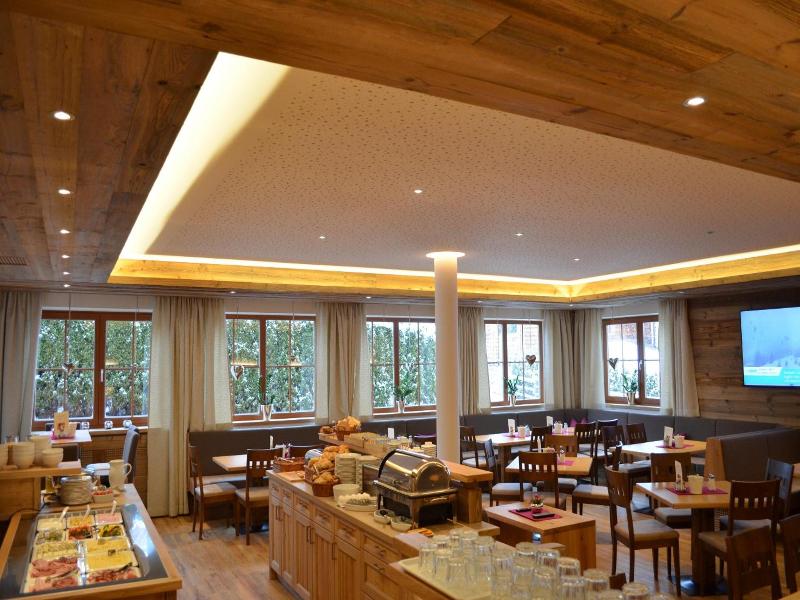 Hotel Starjet image