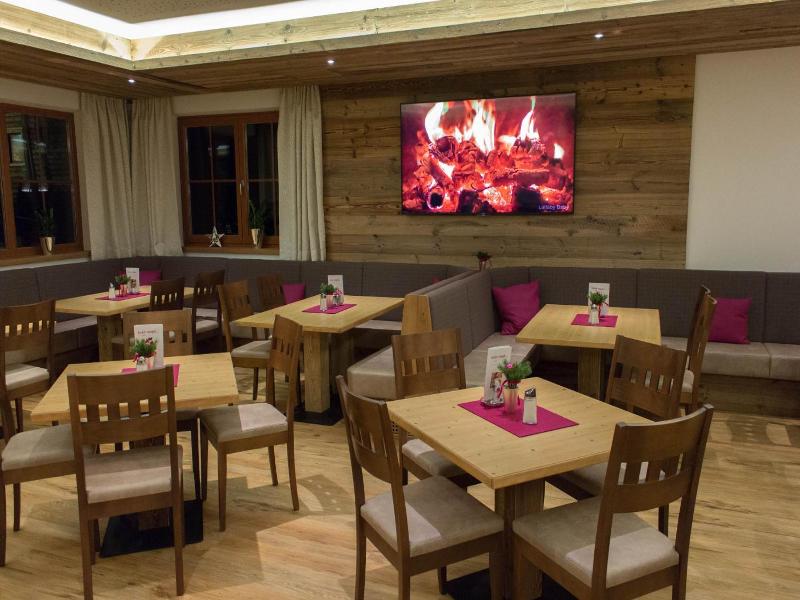 Hotel Starjet image