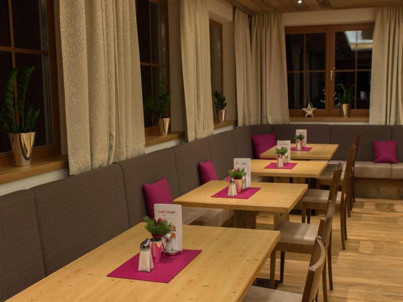 Hotel Starjet image