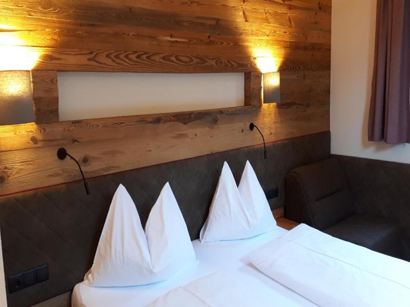 Hotel Starjet image