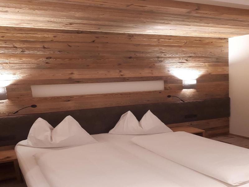 Hotel Starjet image