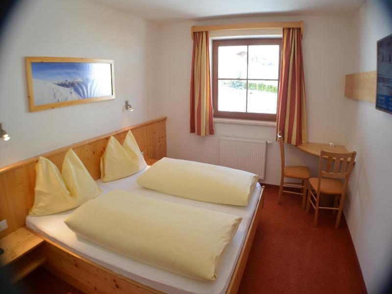 Hotel Starjet image