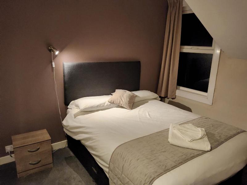 The Avenue Hotel image