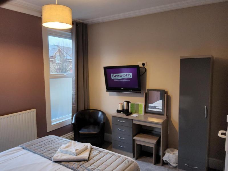 The Avenue Hotel image
