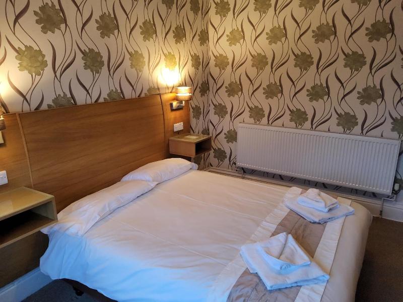 The Avenue Hotel image