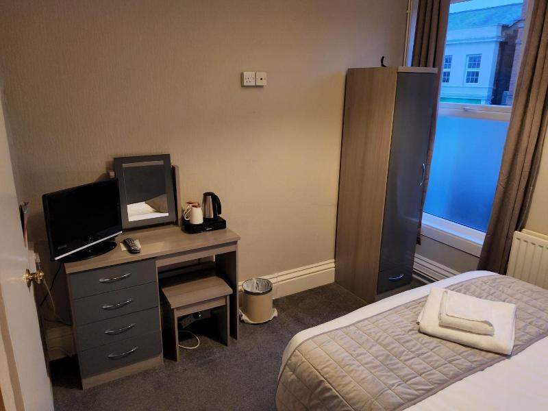 The Avenue Hotel image