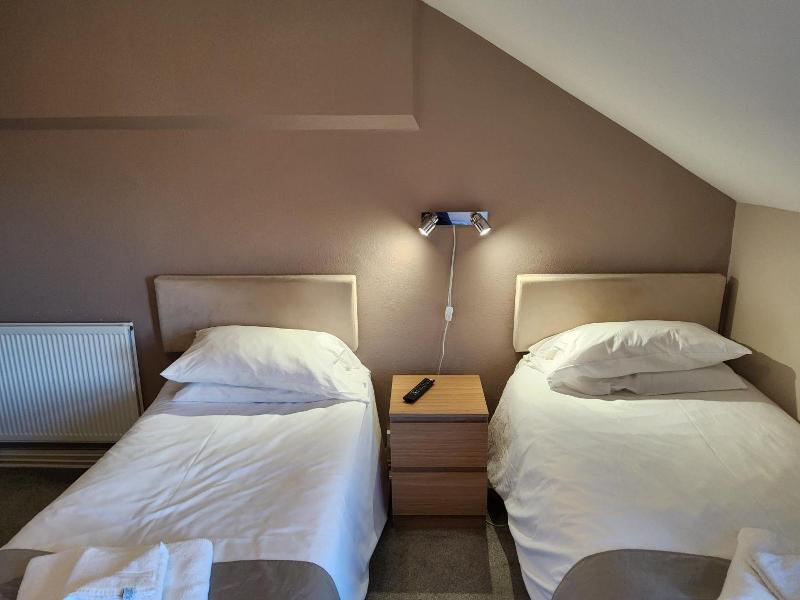 The Avenue Hotel image